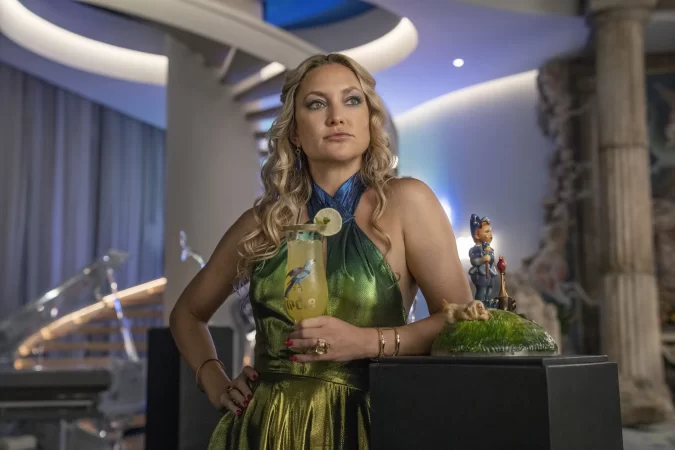 Kate Hudson in Glass Onion: A Knives Out Mystery (2022)