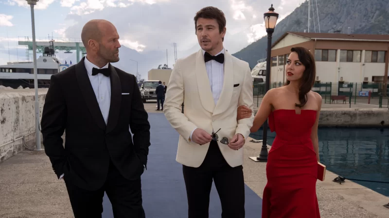 Josh Hartnett, Jason Statham, and Aubrey Plaza in Operation Fortune: Ruse de guerre (2023)