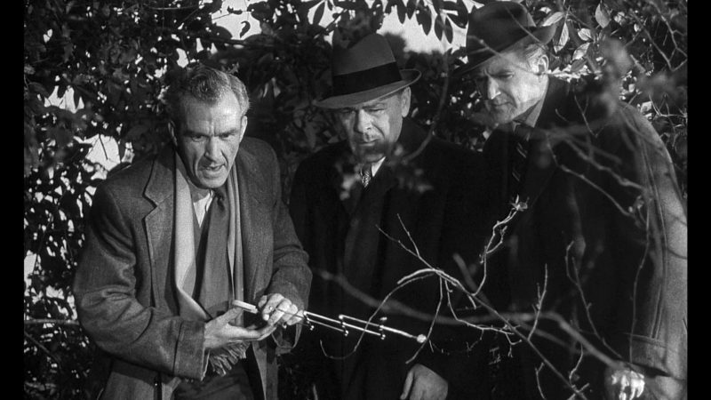 
Brian Donlevy, David King-Wood, and Jack Warner in The Quatermass Xperiment (1955)